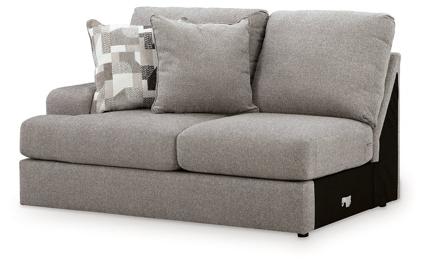 Lindon Sectional with Chaise