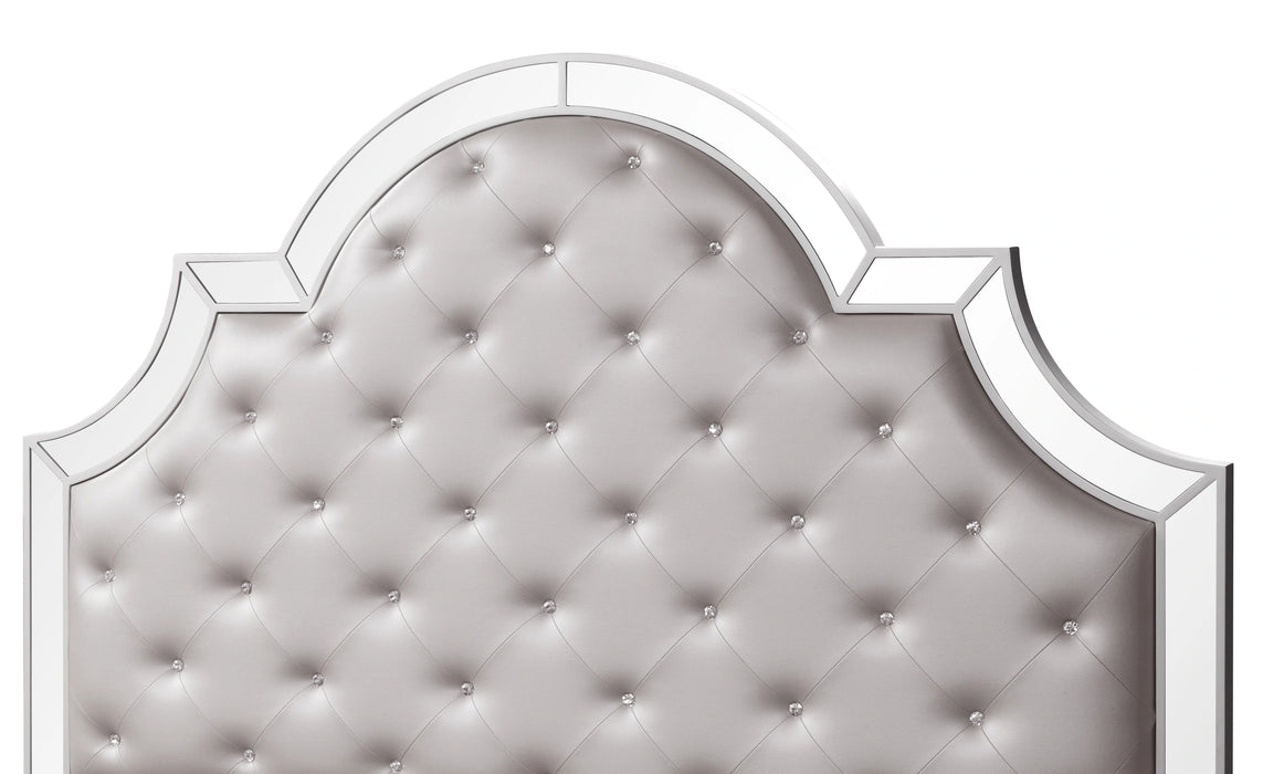 Grand Gloria Contemporary Style King Bed in White finish Wood